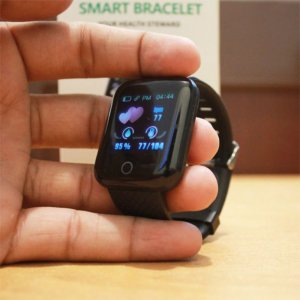 Smart Bracelet LH719 أسود